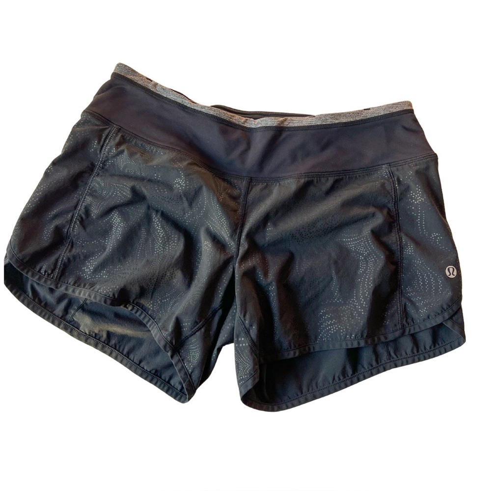(lululemon) black women’s speed up shorts 4inch inseam